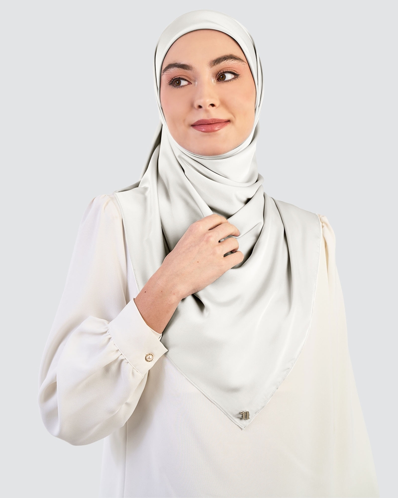 LUNA SATIN SQUARE - COLD GREY