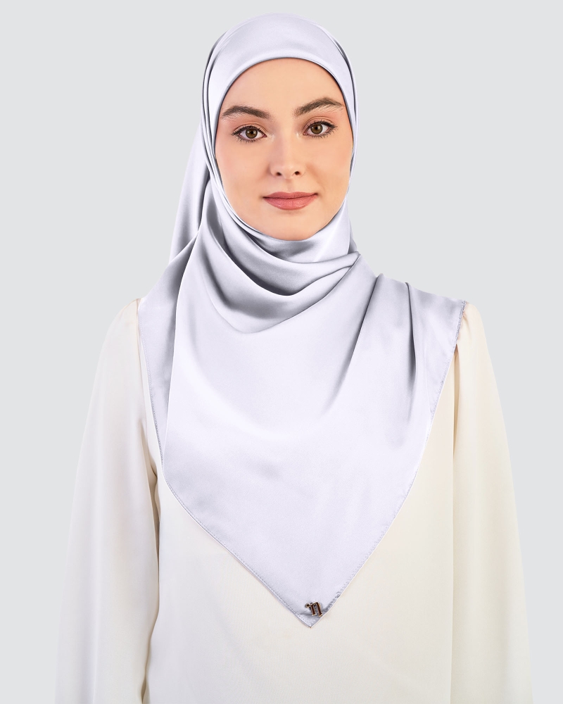 Image of LUNA SATIN SQUARE - FROSTED LILAC