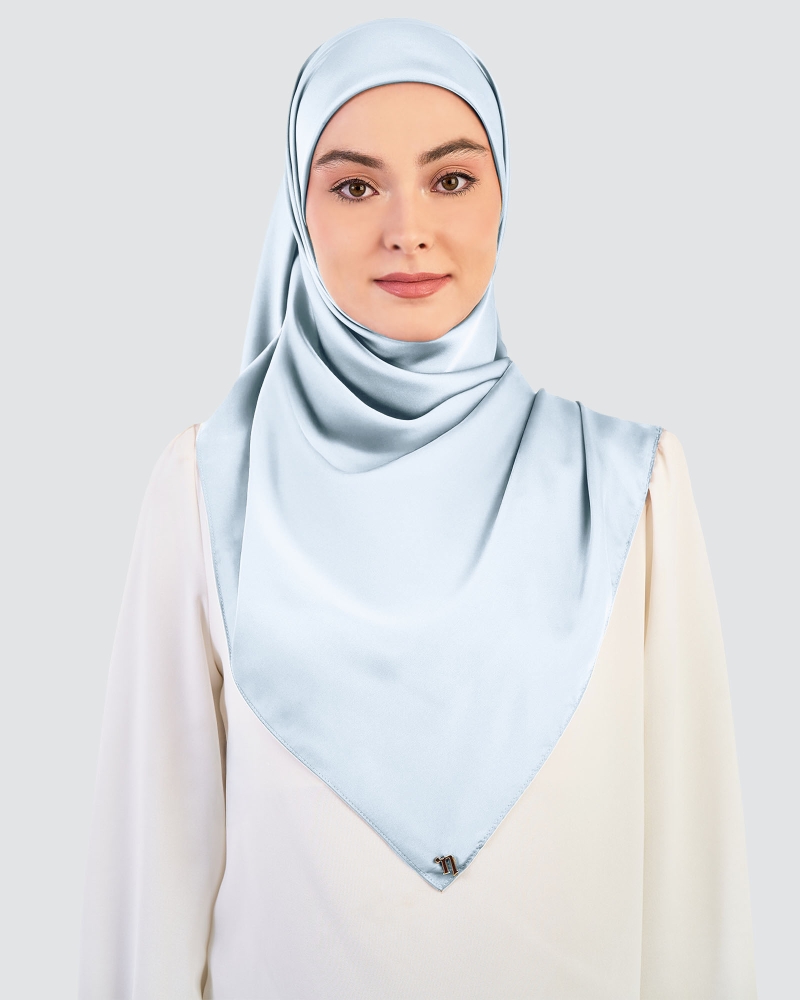 Image of LUNA SATIN SQUARE - ICE WATER