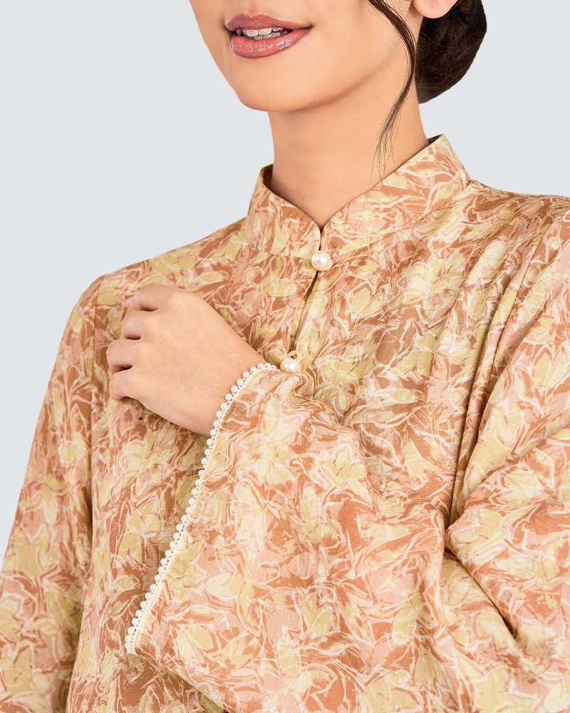 Image of MADURA KURUNG SET - CARAMEL