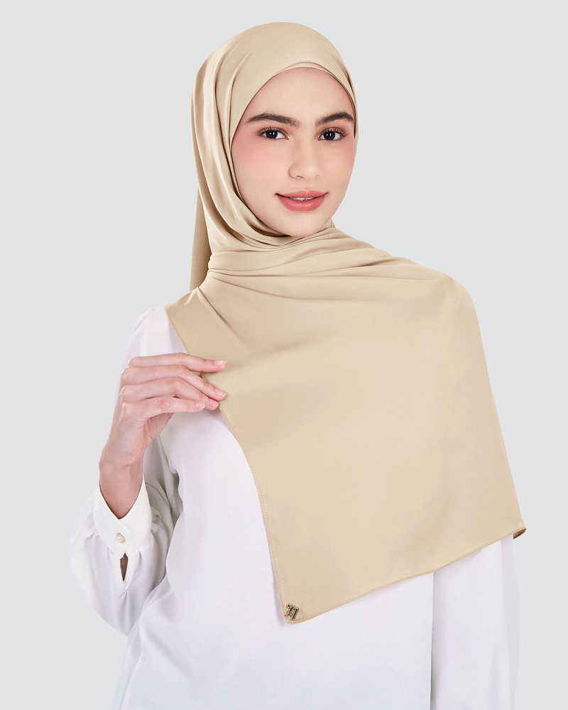 Image of MARISA MATTE SATIN SHAWL - LATTE