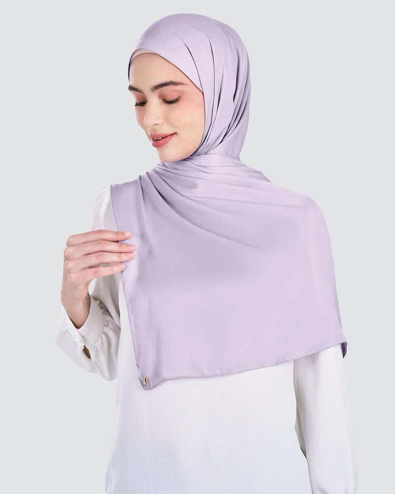 Image of MARISA MATTE SATIN SHAWL - LILAC