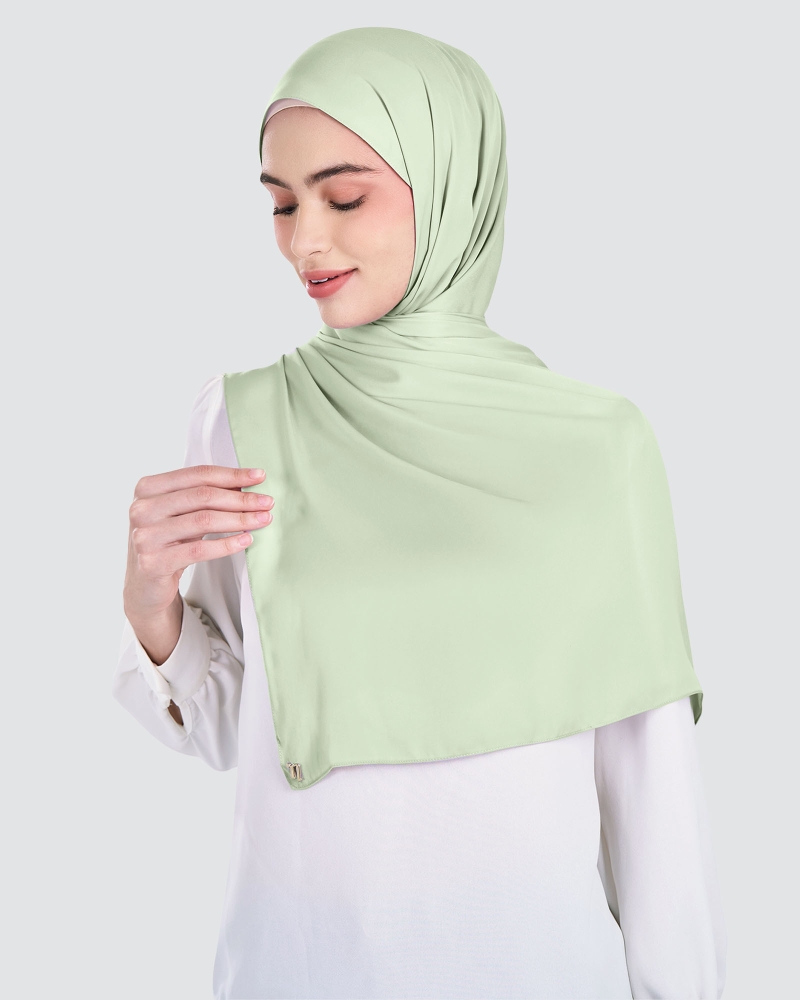 Image of MARISA MATTE SATIN SHAWL - PEPPERMINT
