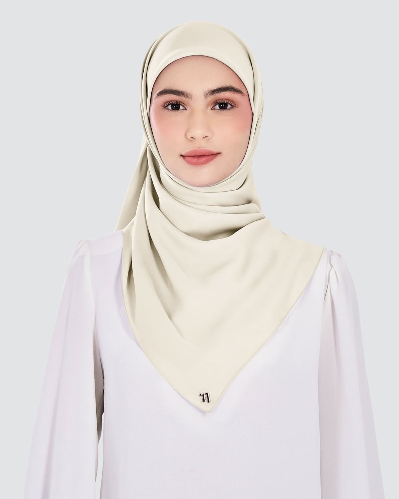 Image of MARISA MATTE SATIN SQUARE - CREAM