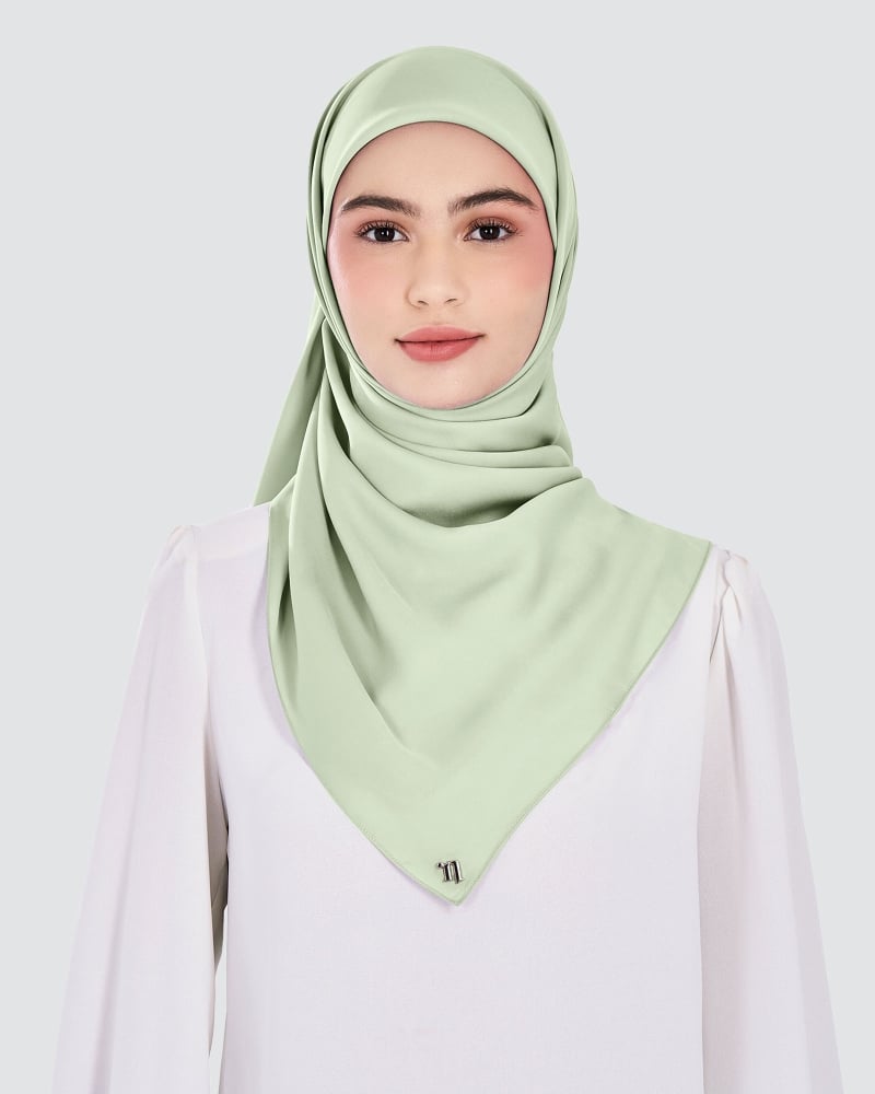 Image of MARISA MATTE SATIN SQUARE - PEPPERMINT