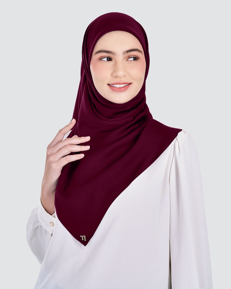 Image of MARISA MATTE SATIN SQUARE - RUBY