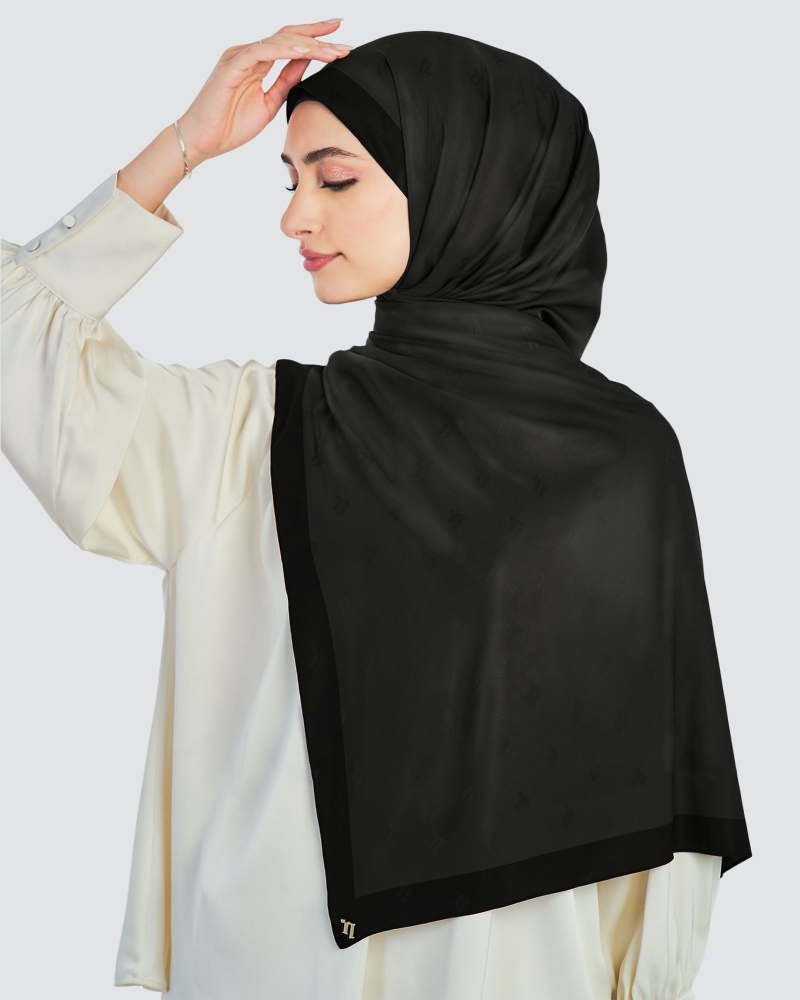 Image of MODA WOVEN SHAWL - BLACK