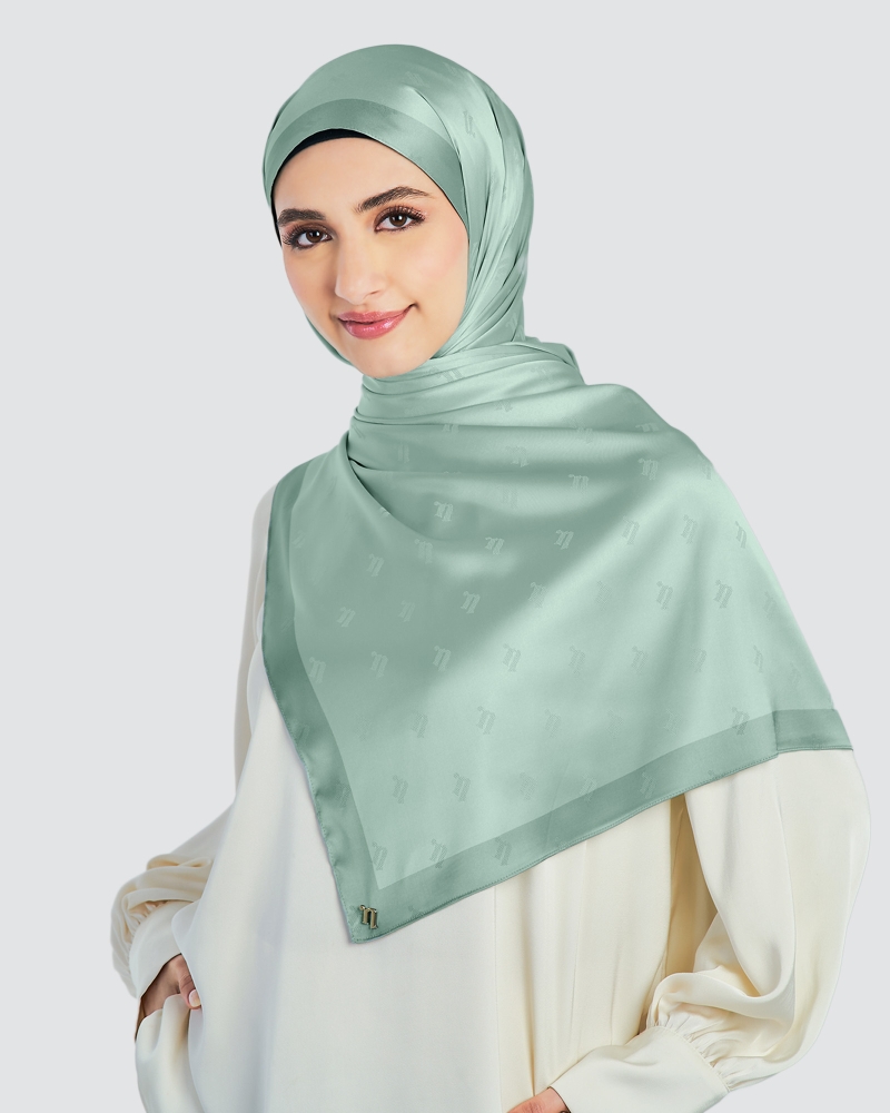 Image of MODA WOVEN SHAWL - MILKY GREEN