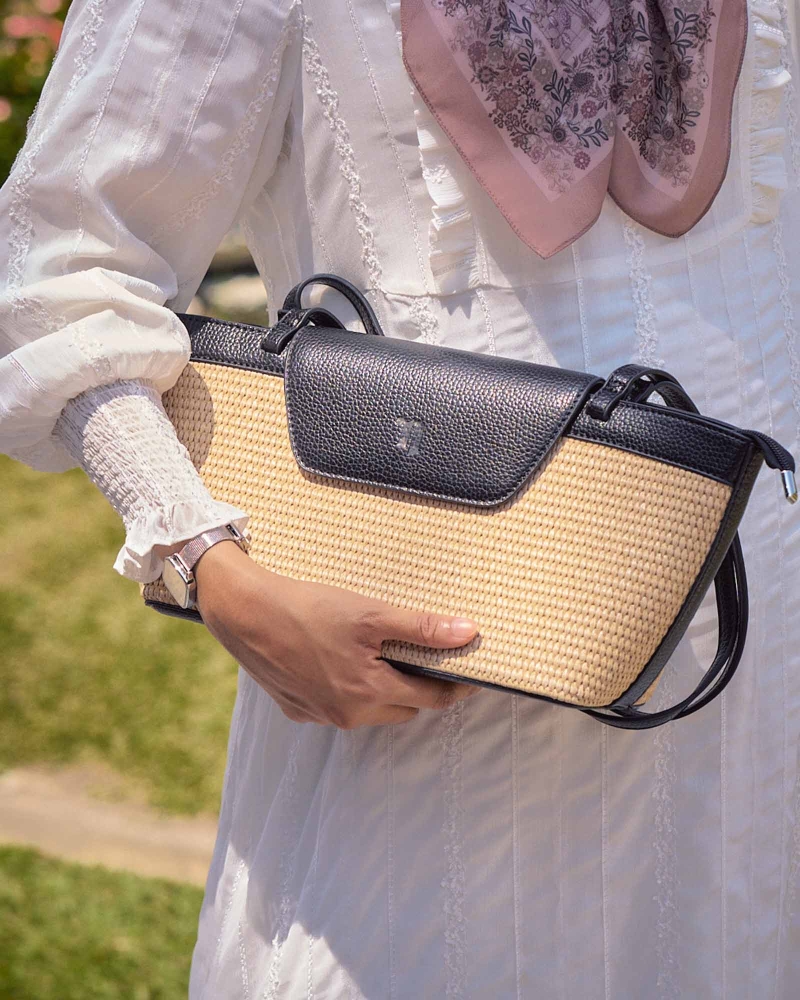 Image of MON CHERI BAG - BLACK