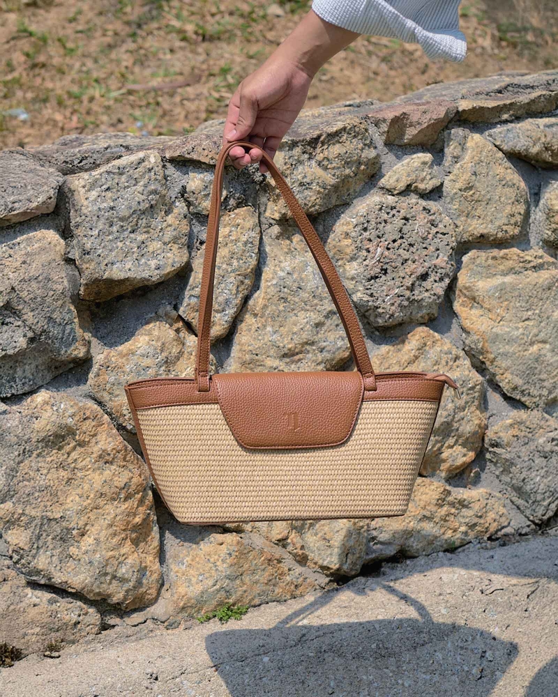 Image of MON CHERI BAG - CARAMEL