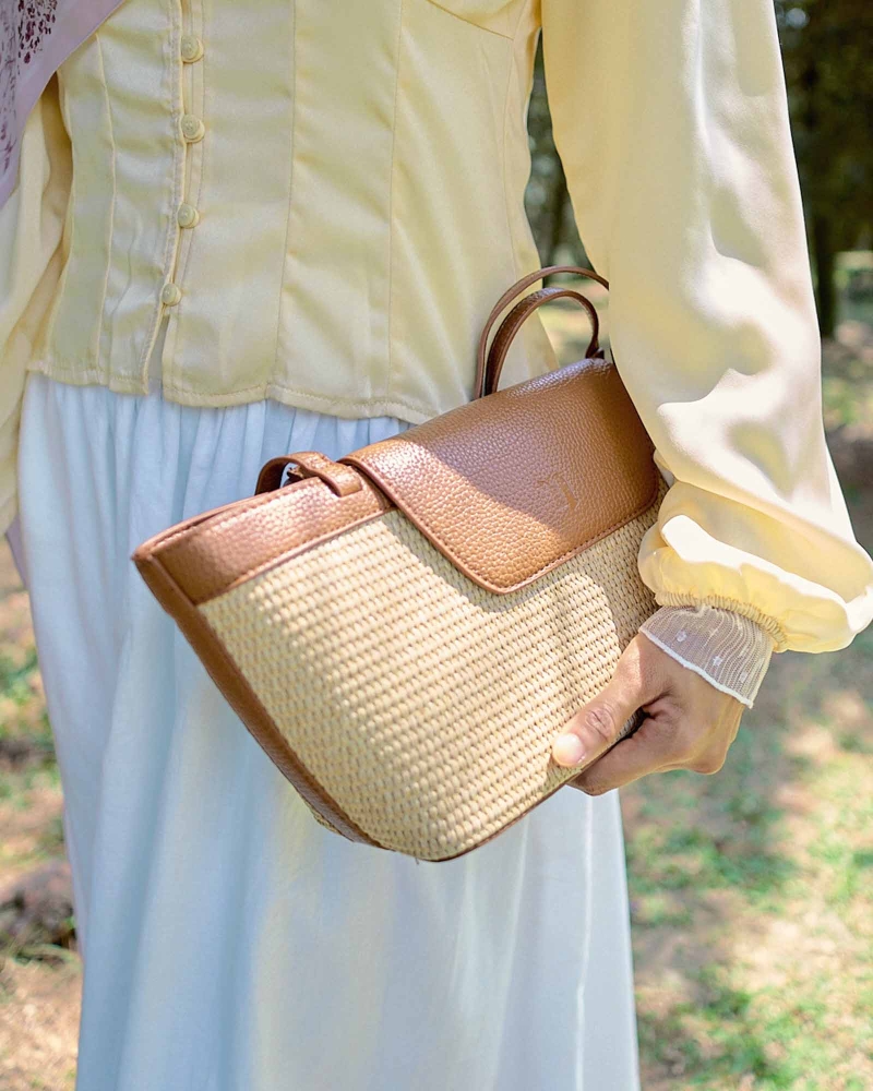 Image of MON CHERI BAG - CARAMEL