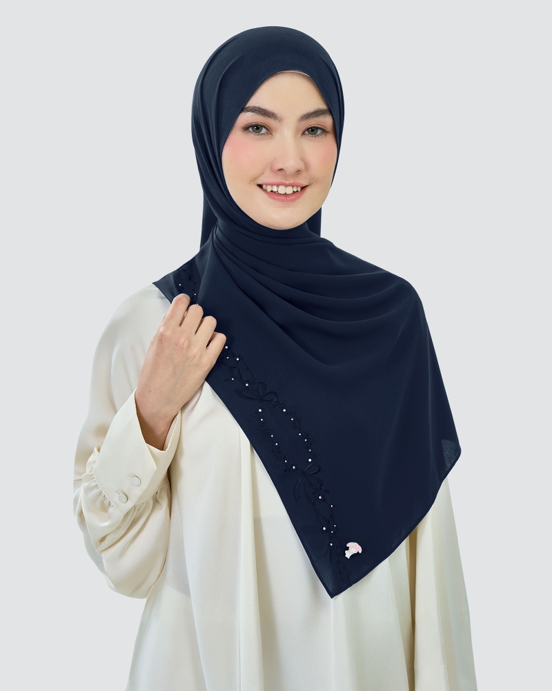 Image of MY MELODY X NAELOFAR EMBROIDERED SHAWL - DOODLE