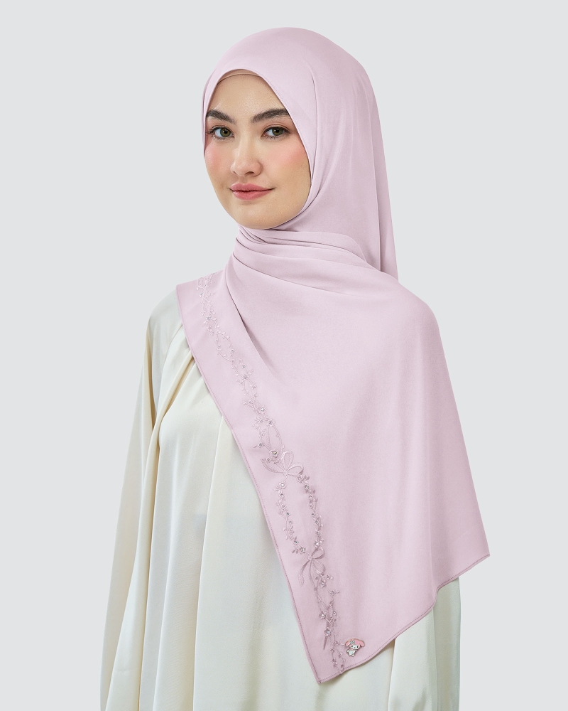 Image of MY MELODY X NAELOFAR EMBROIDERED SHAWL - SWIRL