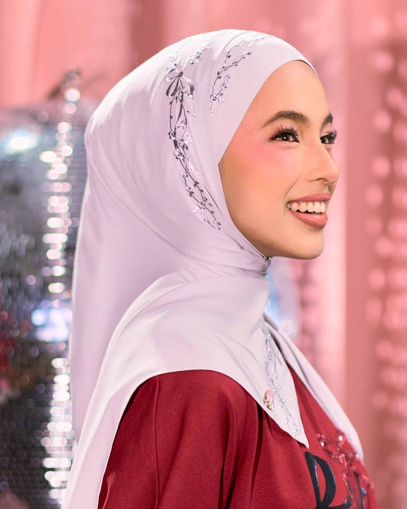 MY MELODY & NAELOFAR EMBROIDERED SHAWL - SWIRL