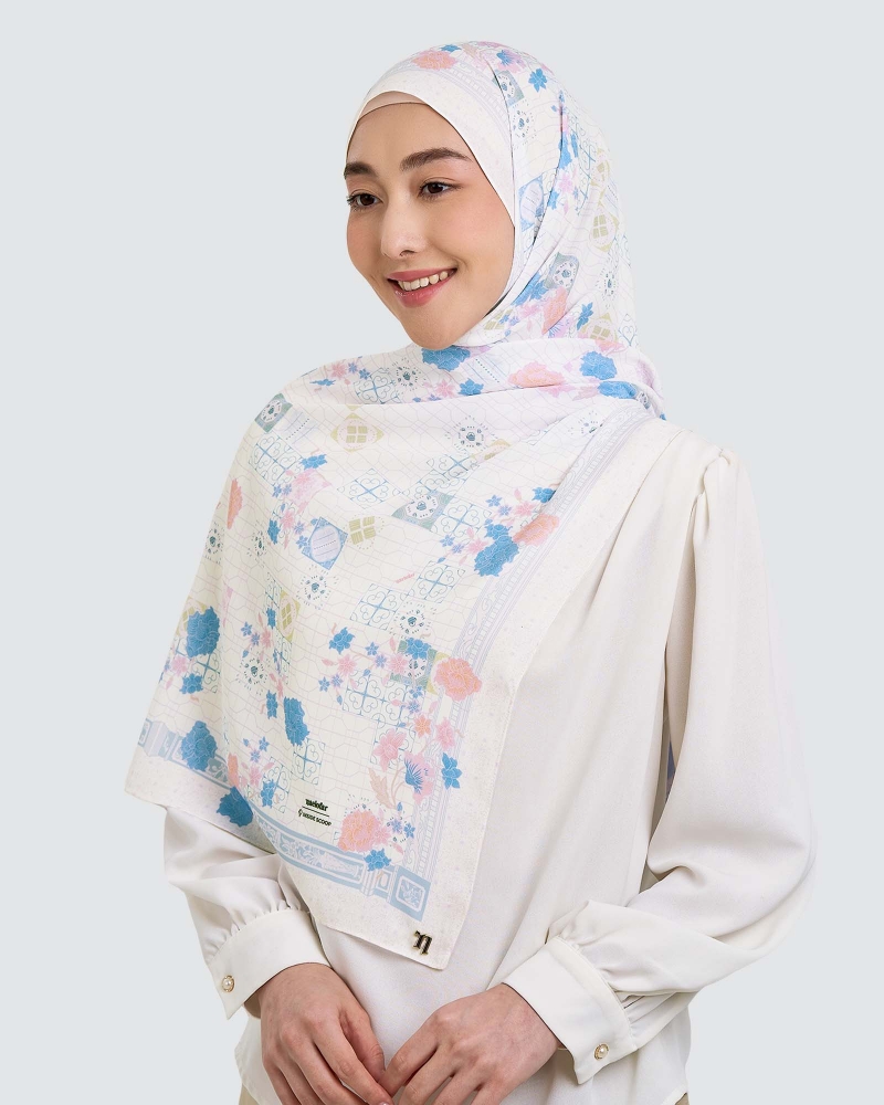 Image of NAELOFAR X INSIDE SCOOP SHAWL - AIS KEPAL