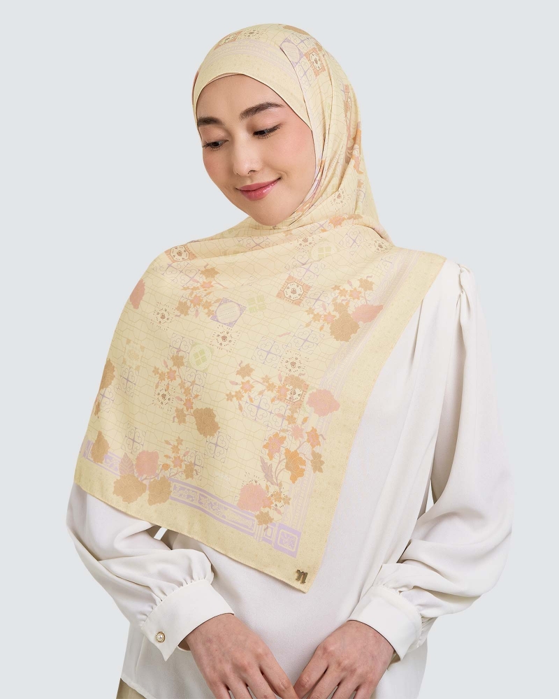 Image of NAELOFAR X INSIDE SCOOP SHAWL - JAGUNG MANIS