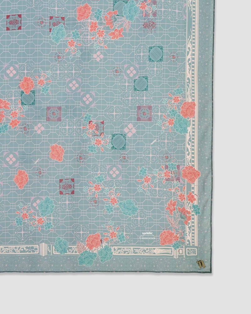 Image of NAELOFAR X INSIDE SCOOP SHAWL - KELOPAK MAWAR