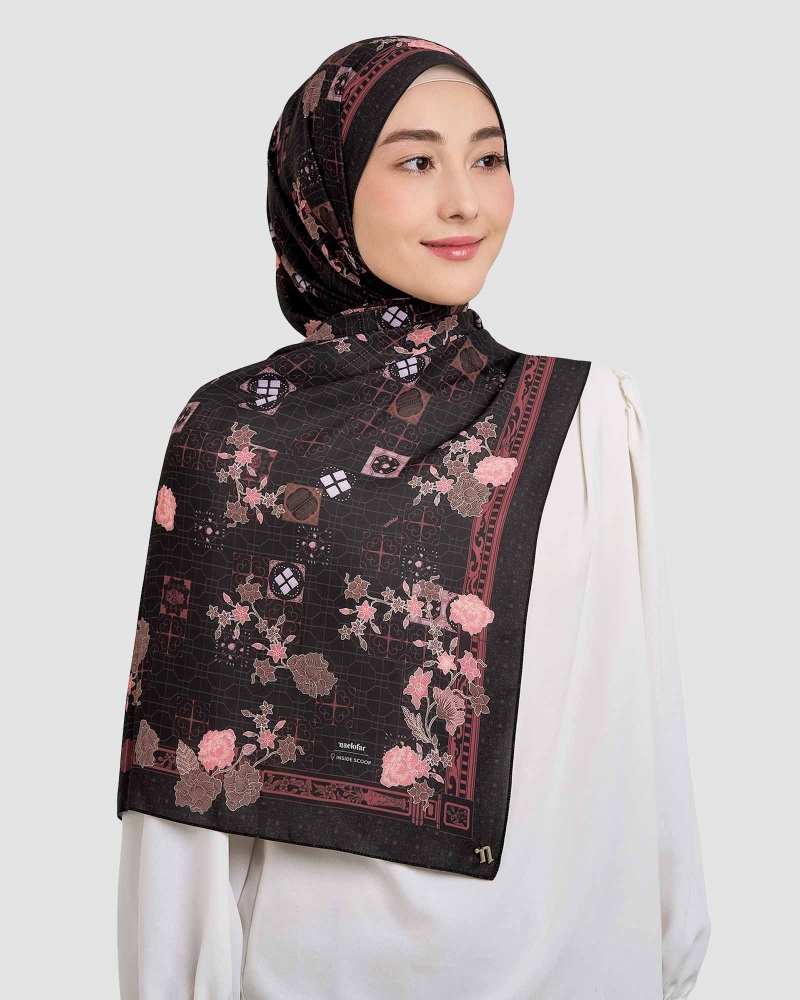 Image of NAELOFAR X INSIDE SCOOP SHAWL - KOPI HITAM