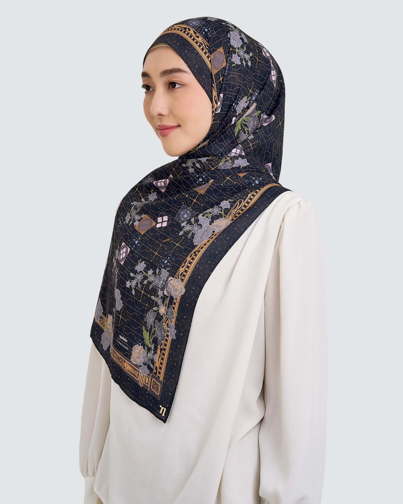 Image of NAELOFAR X INSIDE SCOOP SHAWL - TIFFIN NYONYA