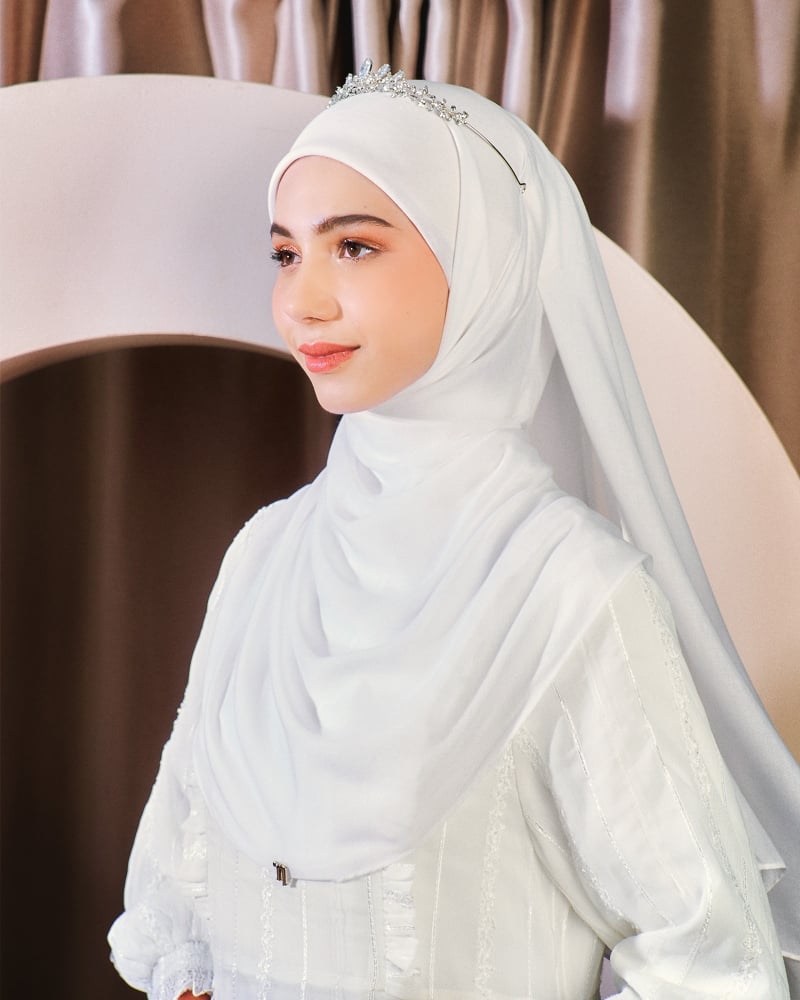 Image of NITA BAWAL SHAWL - WHITE