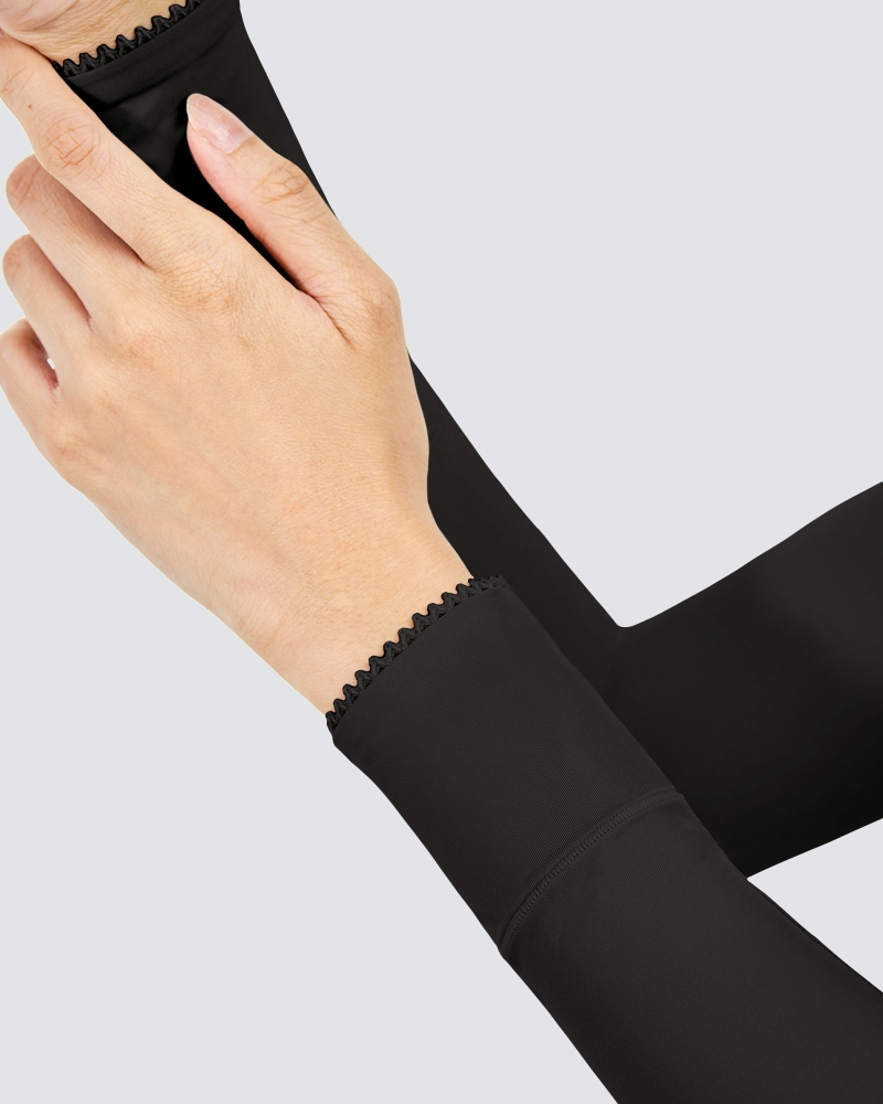 Image of NWEAR AYLA HANDSOCKS - BLACK