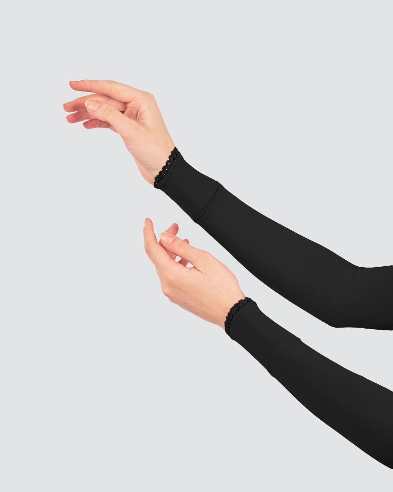 Image of NWEAR AYNA HANDSOCKS - BLACK
