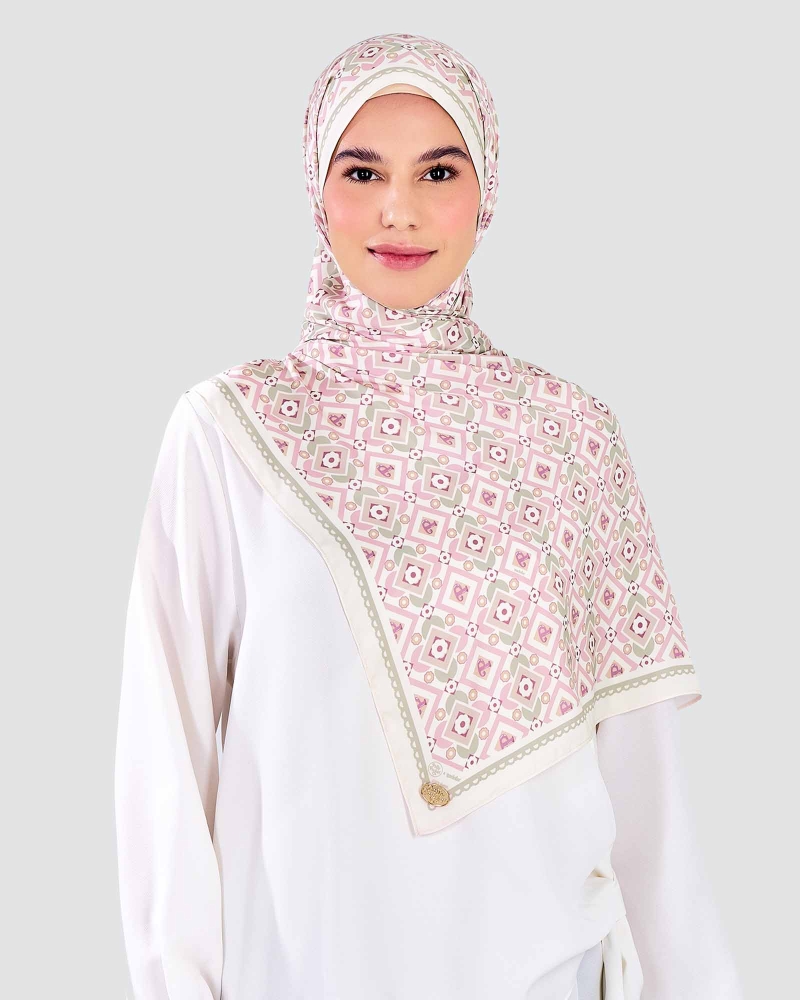 Image of POLLY POCKET X NAELOFAR SHAWL - TUTTI FRUTTI