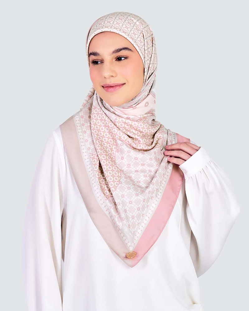 Image of POLLY POCKET X NAELOFAR SQUARE - POCKET GLAM