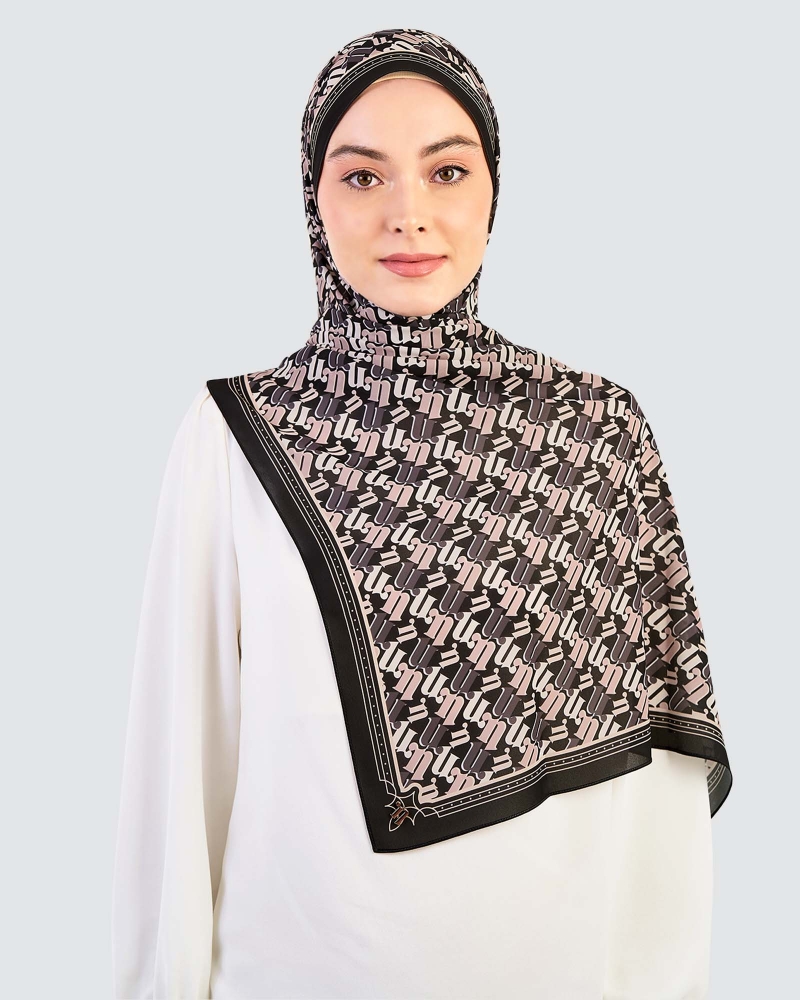 Image of PUZZLE SHAWL - BLACK SMOKE