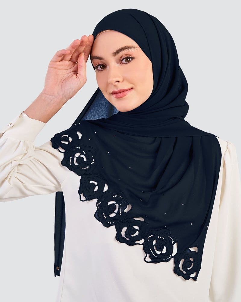 ROSE EMBROIDERED CRYSTAL SHAWL - MILKYWAY