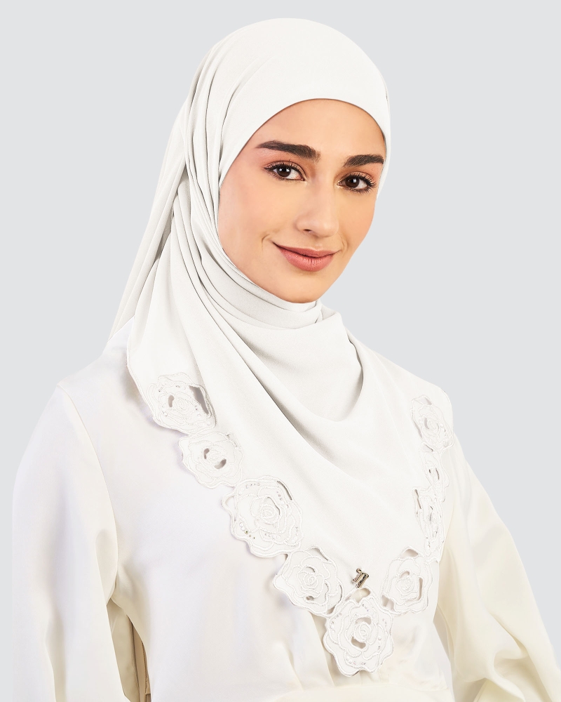 Image of ROSE EMBROIDERED CRYSTAL SQUARE - WHITE