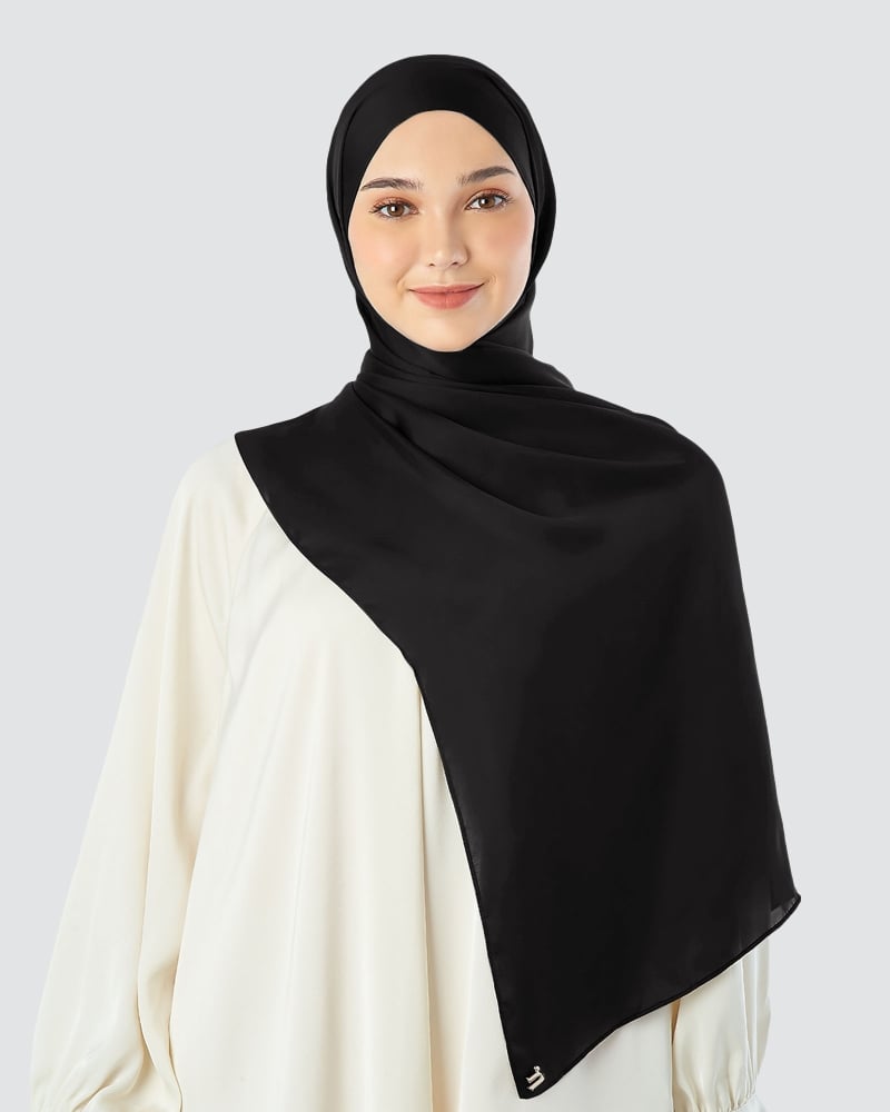 Image of SATIN SHAWL - JET BLACK