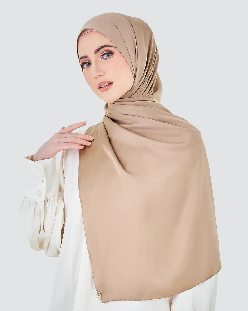 Image of EILA SATIN SHAWL - BROWN SUGAR