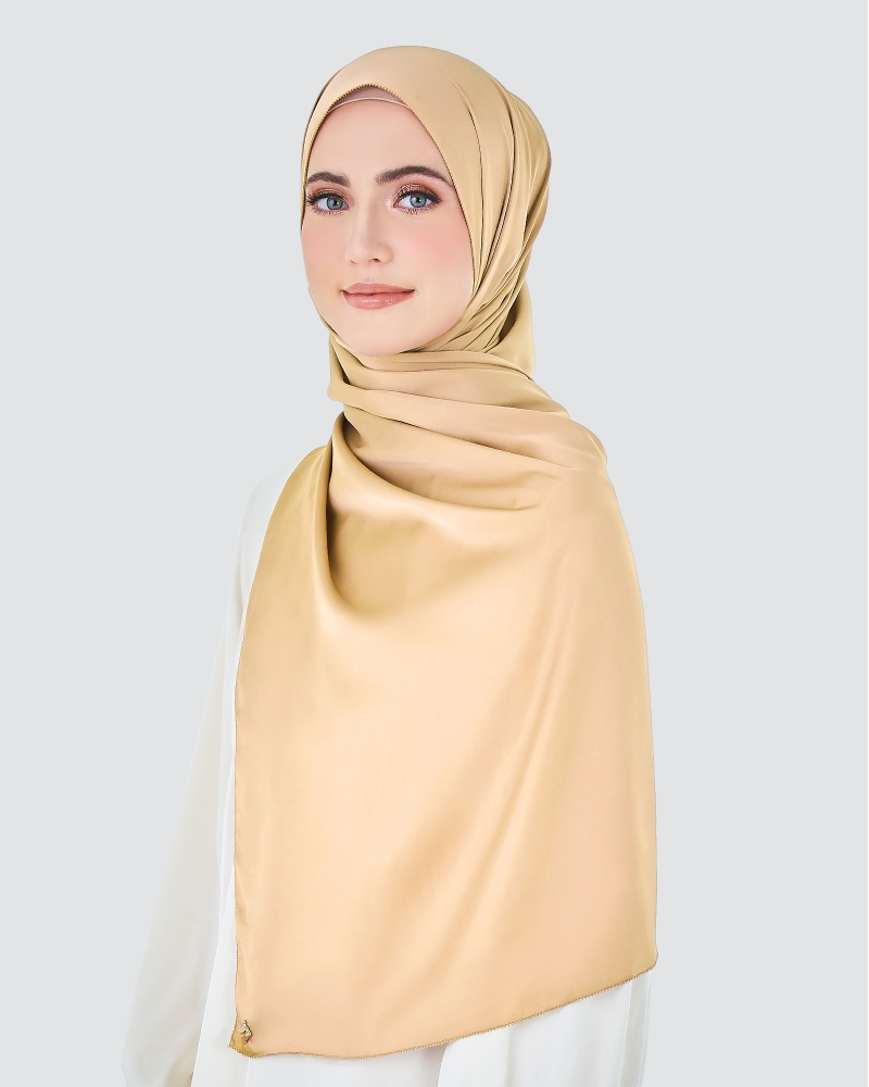 EILA SATIN SHAWL - TOASTED ALMOND
