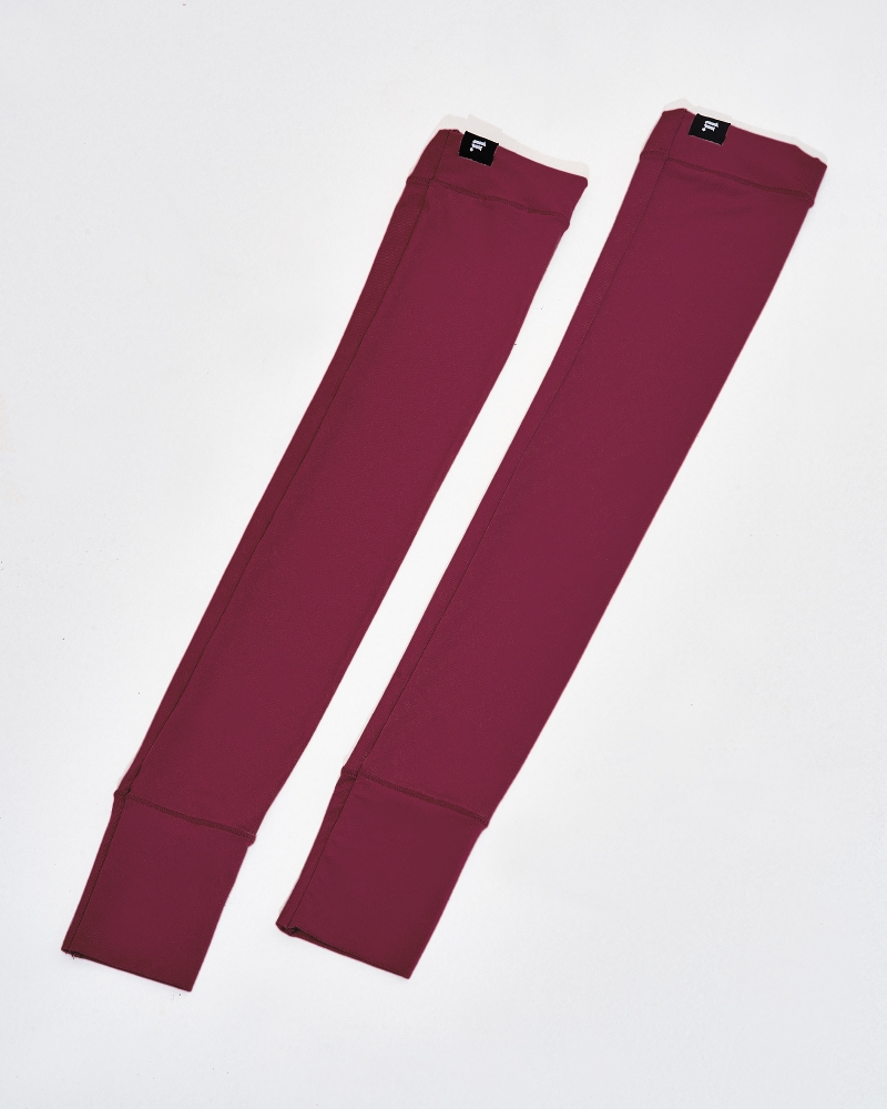Image of NWEAR AURA HAND SOCKS - RED-BERRY