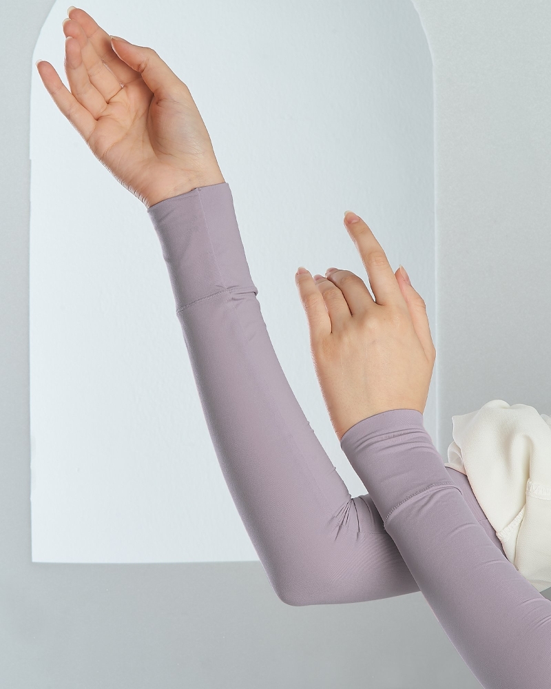 Image of NWEAR AURA HAND SOCKS - DUSTY PURPLE