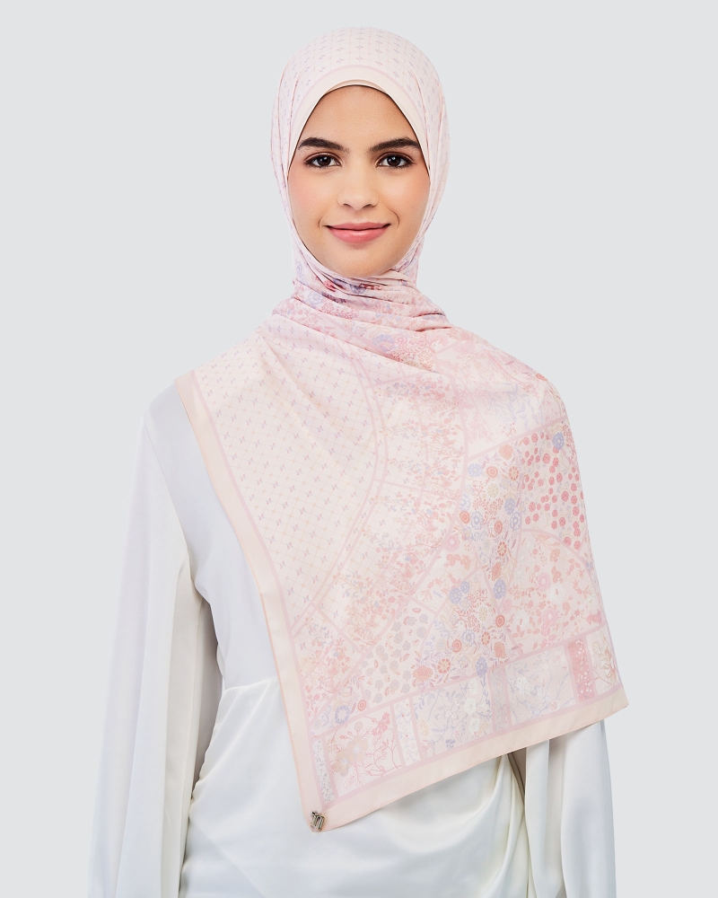 Image of THE GARDEN CHÂTEAU SHAWL - MIEL ROSE