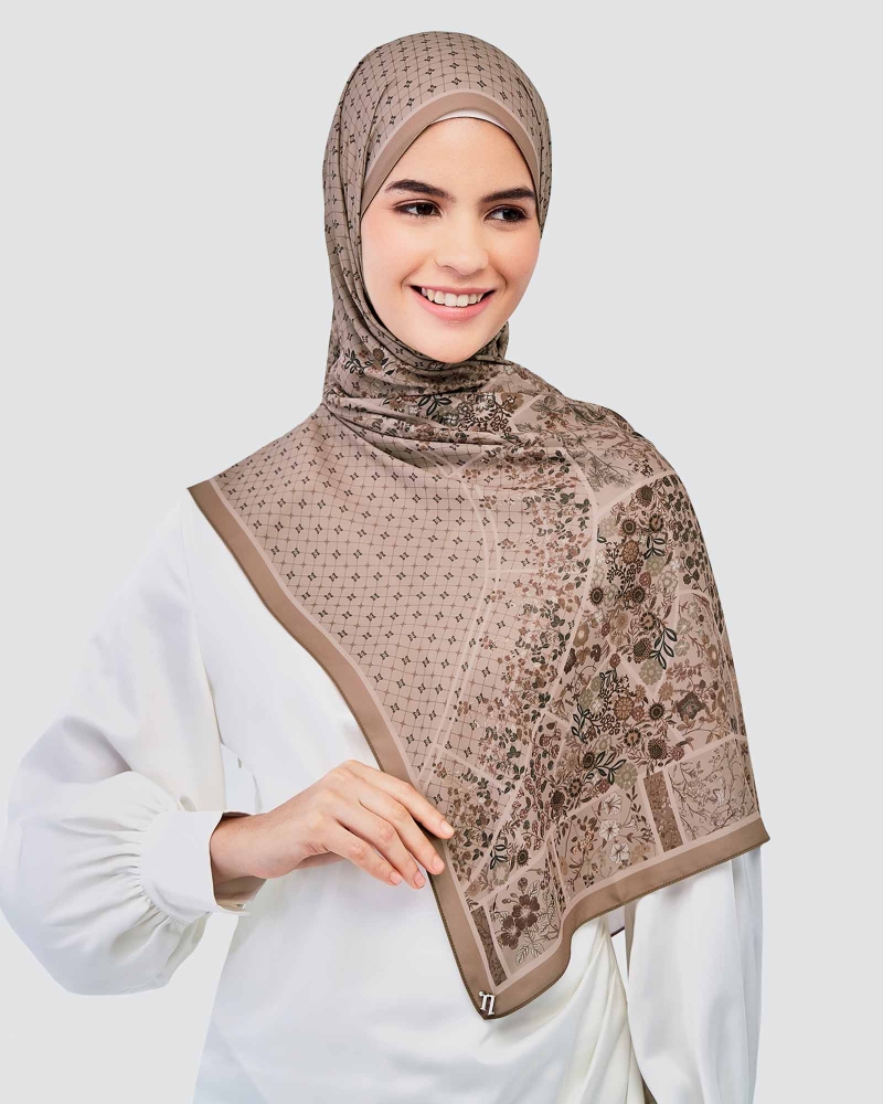 Image of THE GARDEN CHÂTEAU SHAWL - TERRE