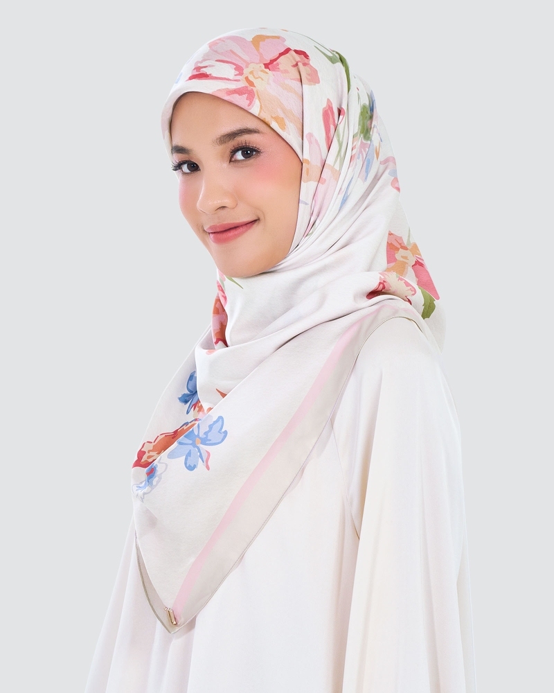 Image of WATERCOLOUR MATTE SATIN SQUARE - FLEURISH