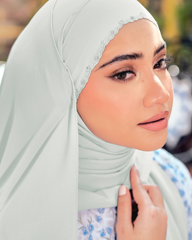 Image of WIDURI EMBROIDERED CRYSTAL SEMI-INSTANT SHAWL - PORCELAIN