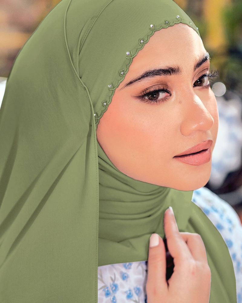Image of WIDURI EMBROIDERED CRYSTAL SEMI-INSTANT SHAWL - SPINACH