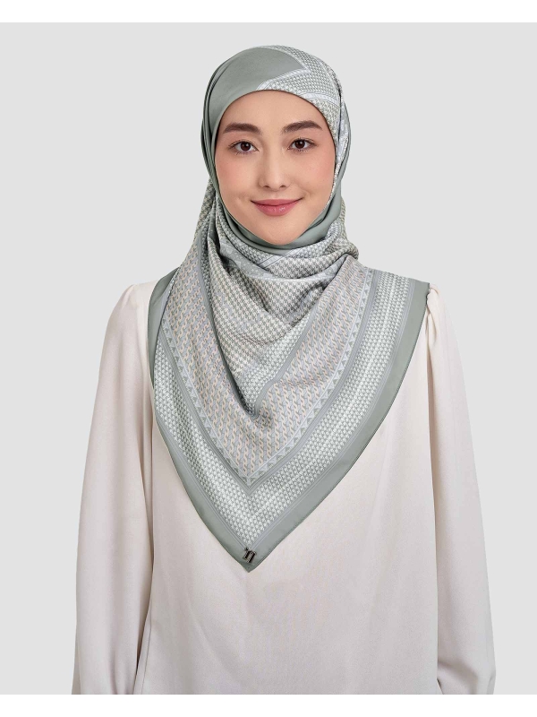 ANKA MATTE SATIN SQUARE - DAMASK GREEN