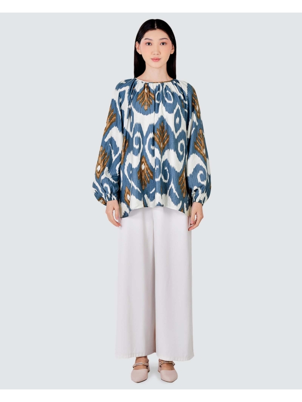 BLUE CRUISE GATHERED RAYON TOP - OCEAN