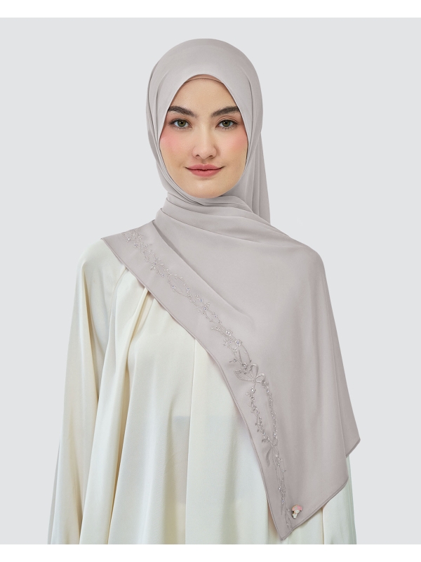 MY MELODY & NAELOFAR EMBROIDERED SHAWL - FUZZY
