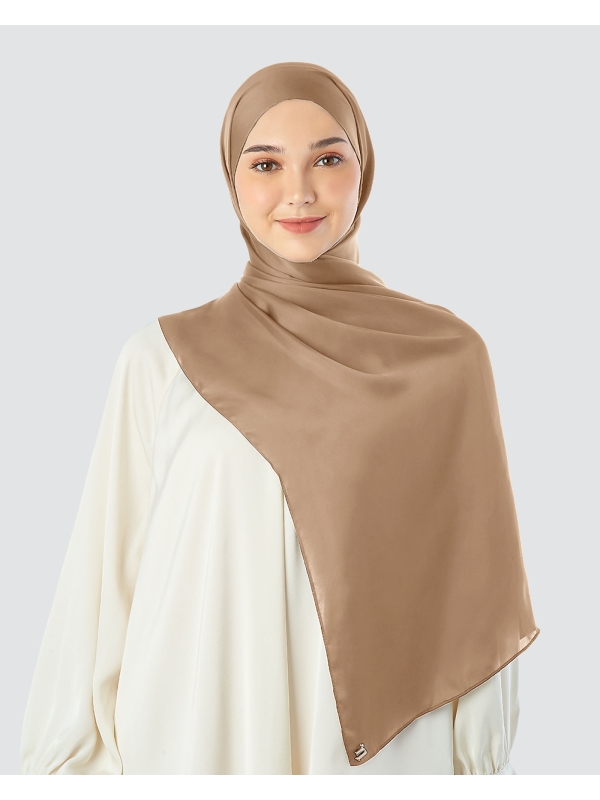 SATIN SHAWL - WARM TAUPE