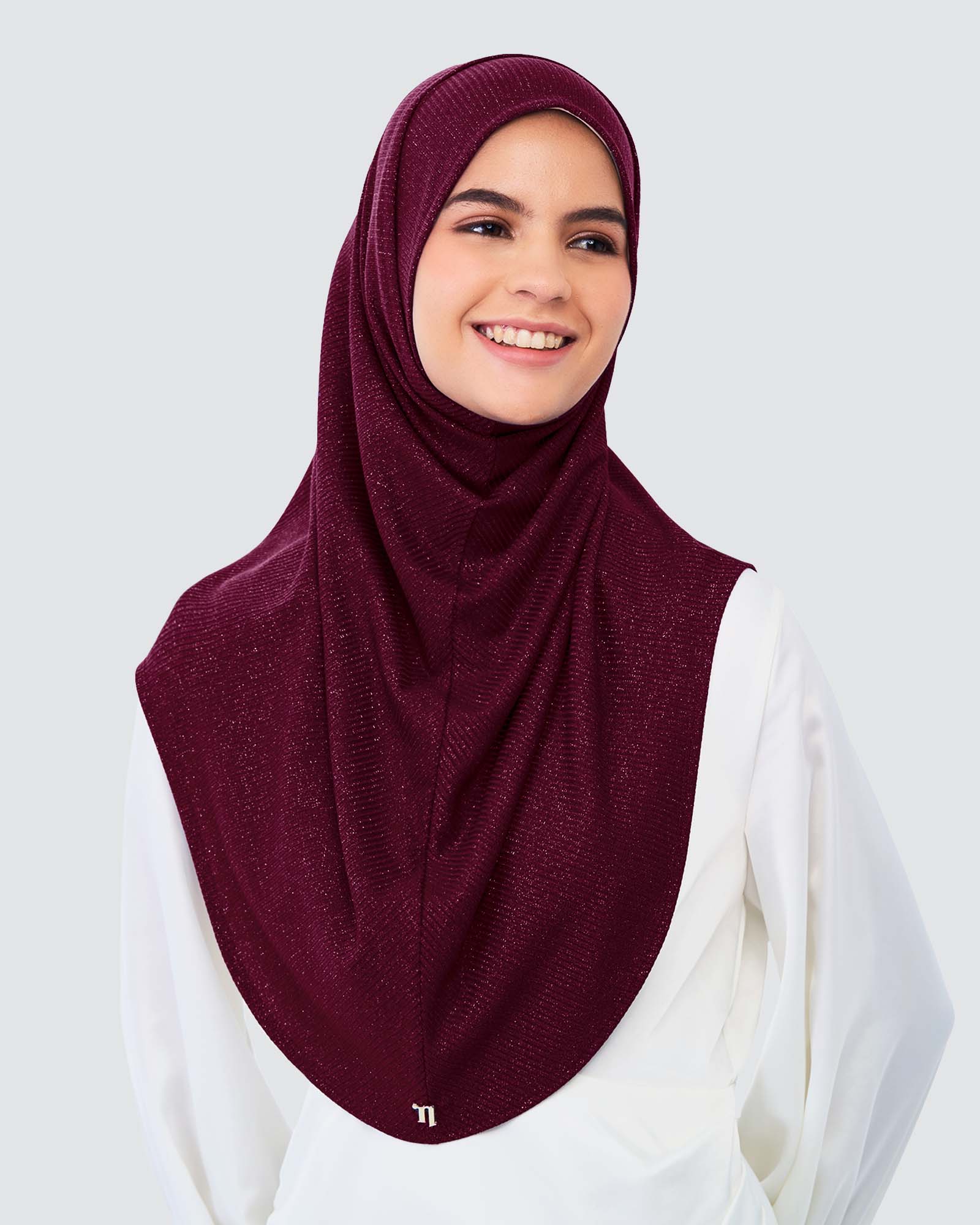 sophia instant naelofar hijab