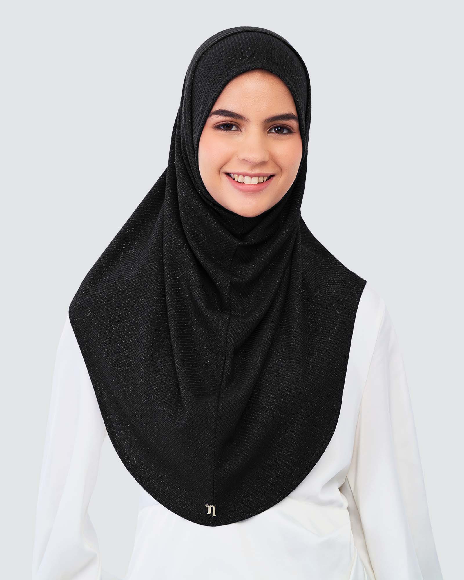 sophia instant naelofar hijab