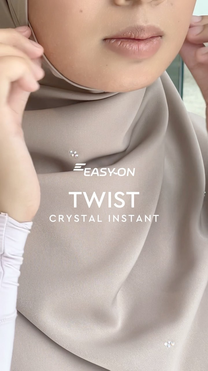 Glam or Minimal? Why choose when you can have both! EasyOn Twist Crystal Instant – a versatile hijab that lets you switch between glam and minimal with a simple twist! #InstantHijab #easyon #NaelofarHijab